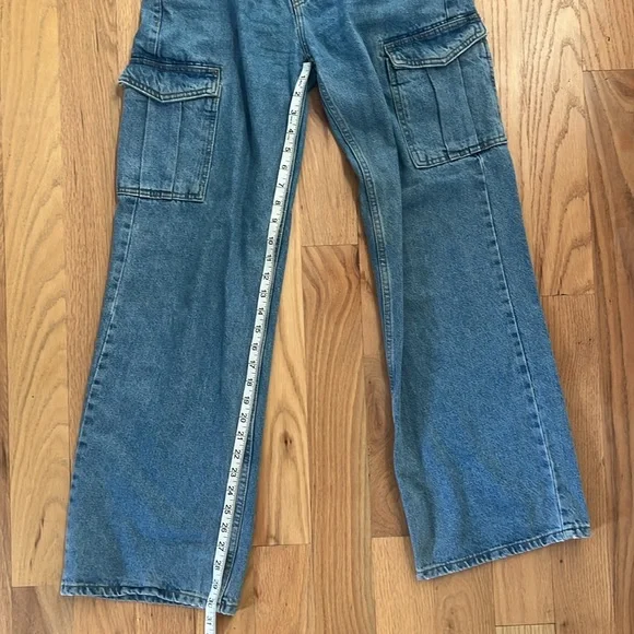 Zara wide leg light wash denim cargo pants - size 2 - Picture 5 of 7